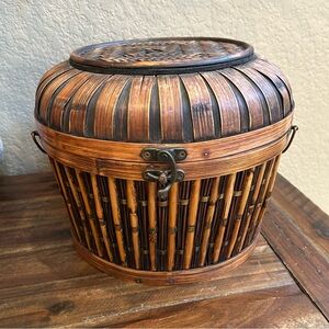 Vintage Bamboo Woven Round Basket with Diamond-Weave Attached Lid Black Lining‎
